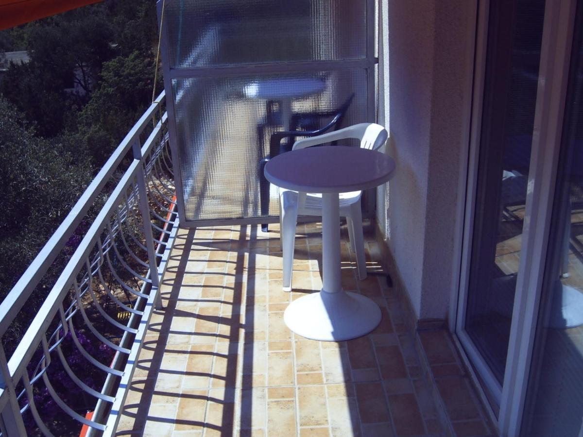 Apartments By The Sea Cove Zarace - Gdinj, Hvar - 4598 Exterior photo